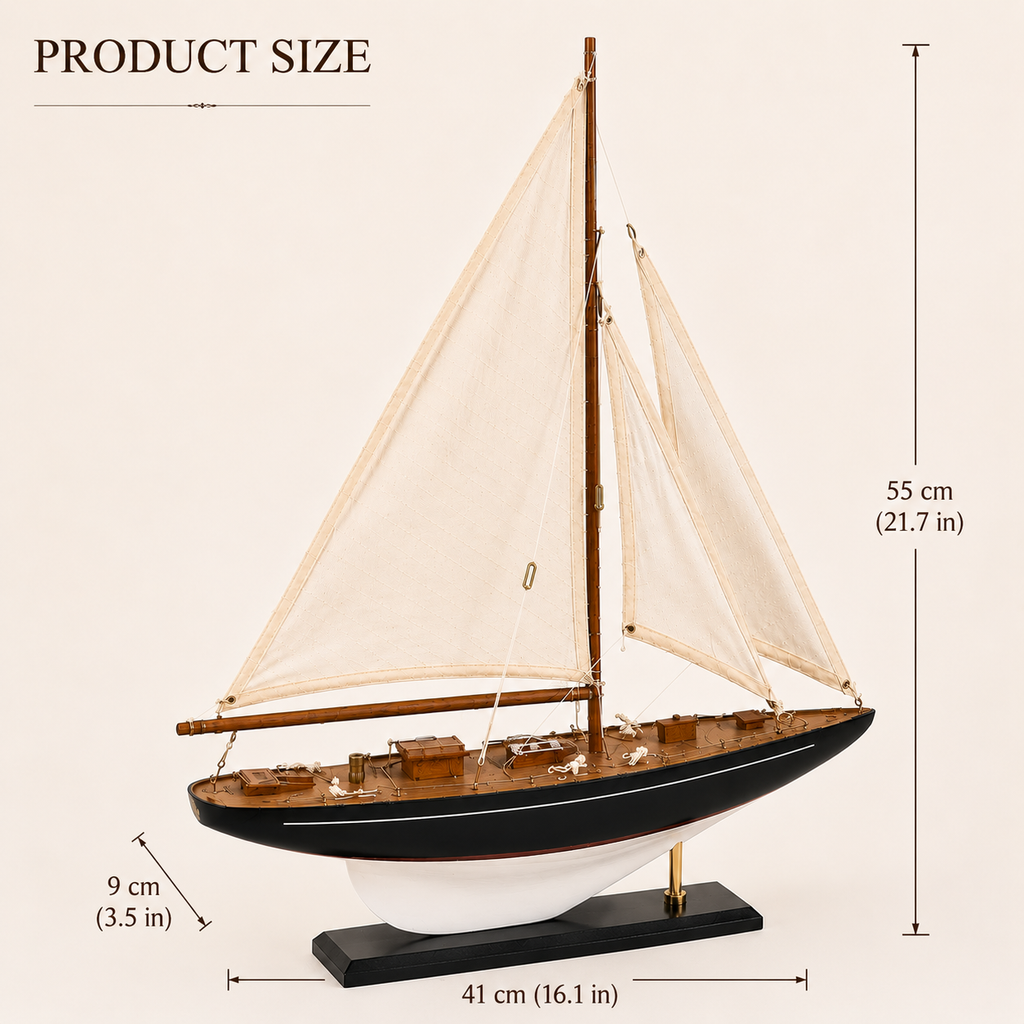 Diagrama de tamaño del modelo estadounidense de yate de vela de madera de un mástil: 41 cm L × 9 cm A × 55 cm H (16,1 in × 3,5 in × 21,7 in), vista lateral sobre fondo blanco crema