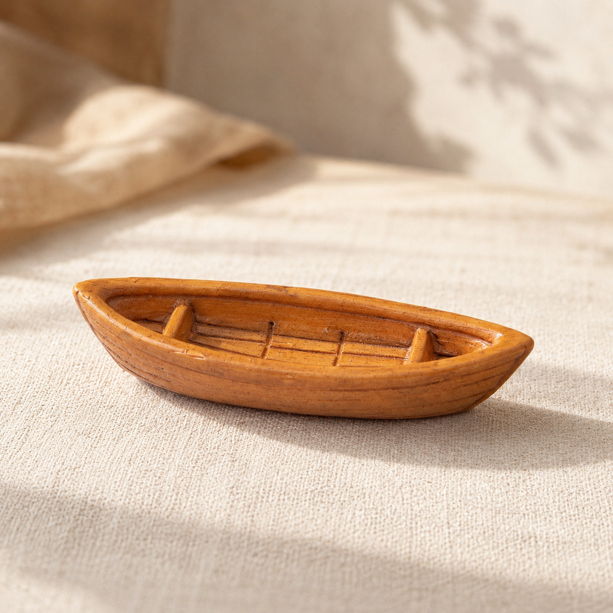 Miniature Rowboat Resin Model – Open Hull Wooden Boat 4.5 cm