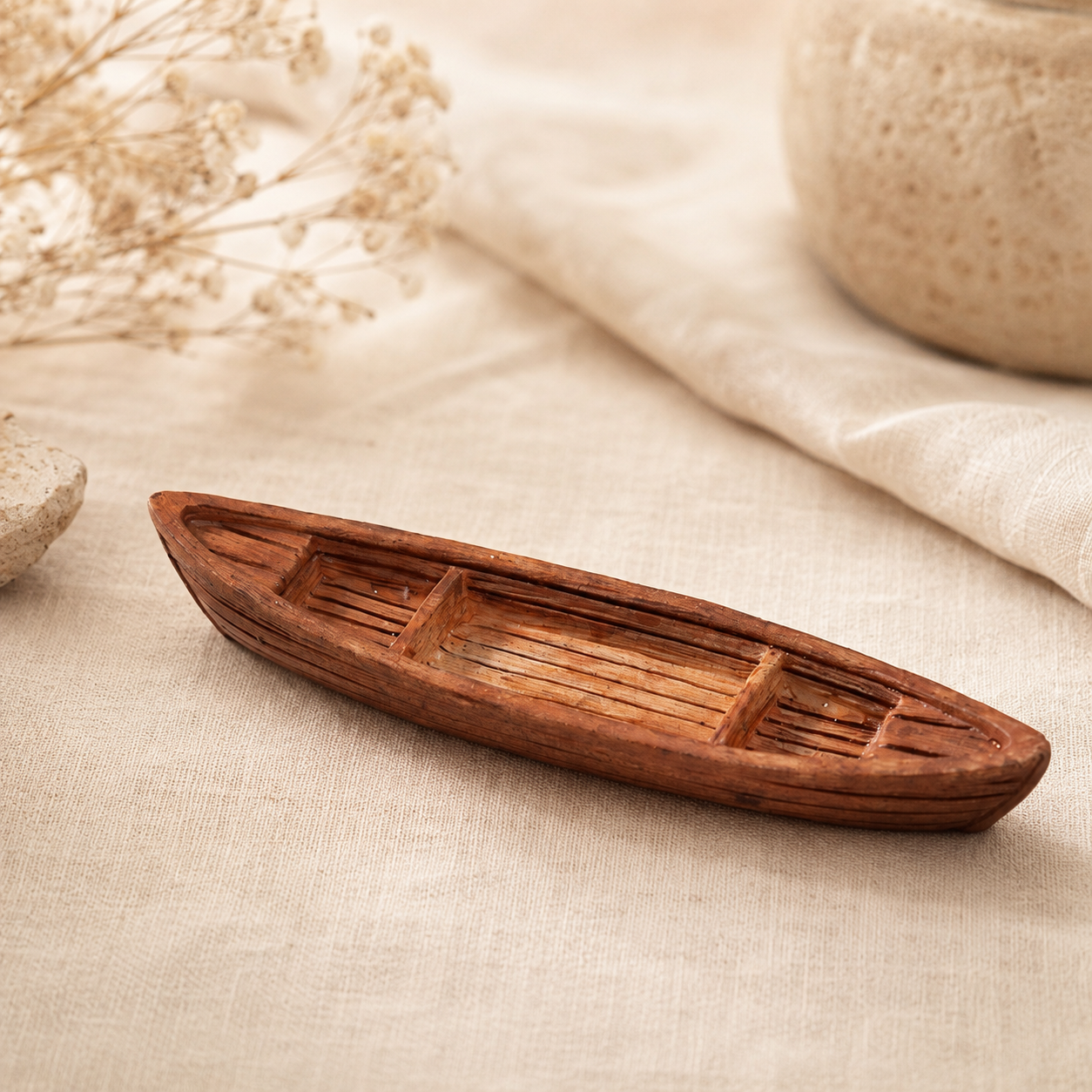 Miniature Canoe Resin Model – Open Hull Wooden Boat 8.9 cm
