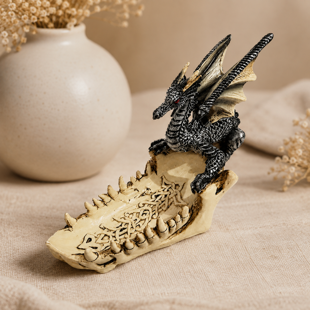 Modello di nave con drago leggendario – Scultura in resina di drago gotico