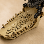 Modello di nave con drago leggendario – Scultura in resina di drago gotico