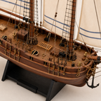 Kit di modellismo navale in legno Nave pirata d'avventura – scala 1:60, goletta a due alberi