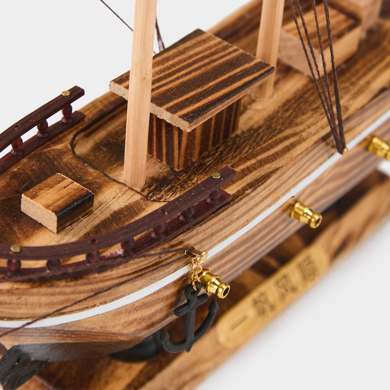 Handcrafted Chinese Junk Ship Model – "Yi Fan Feng Shun" Wooden Nautical Decor