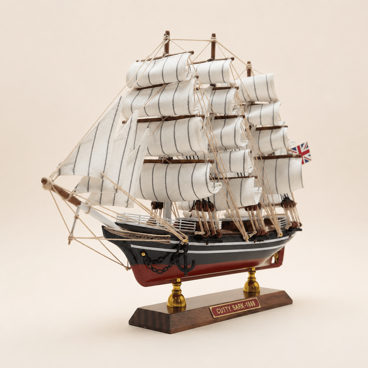 Cutty Sark Wooden Ship Model – Classic 33 cm - Ocean Relic Studio- Handcrafted Wooden Ship Model
