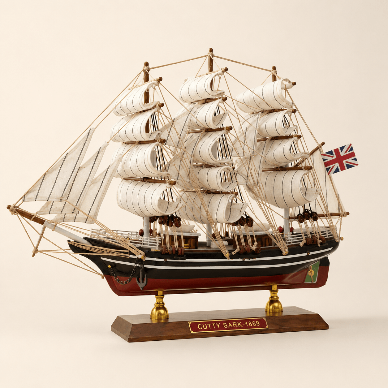 Cutty Sark Wooden Ship Model – Classic 33 cm - Ocean Relic Studio- Handcrafted Wooden Ship Model
