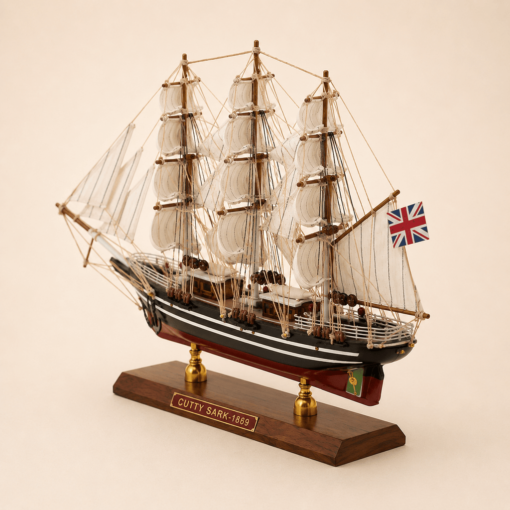 Cutty Sark Wooden Ship Model – Classic 33 cm - Ocean Relic Studio- Handcrafted Wooden Ship Model
