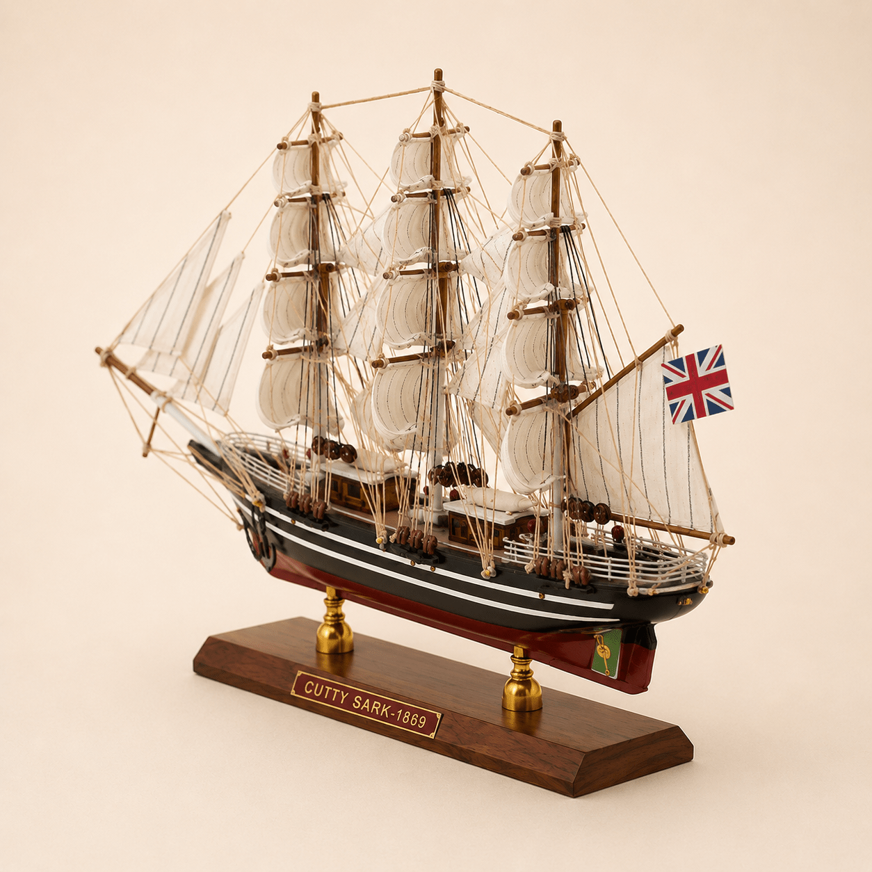 Cutty Sark Wooden Ship Model – Classic 33 cm - Ocean Relic Studio- Handcrafted Wooden Ship Model