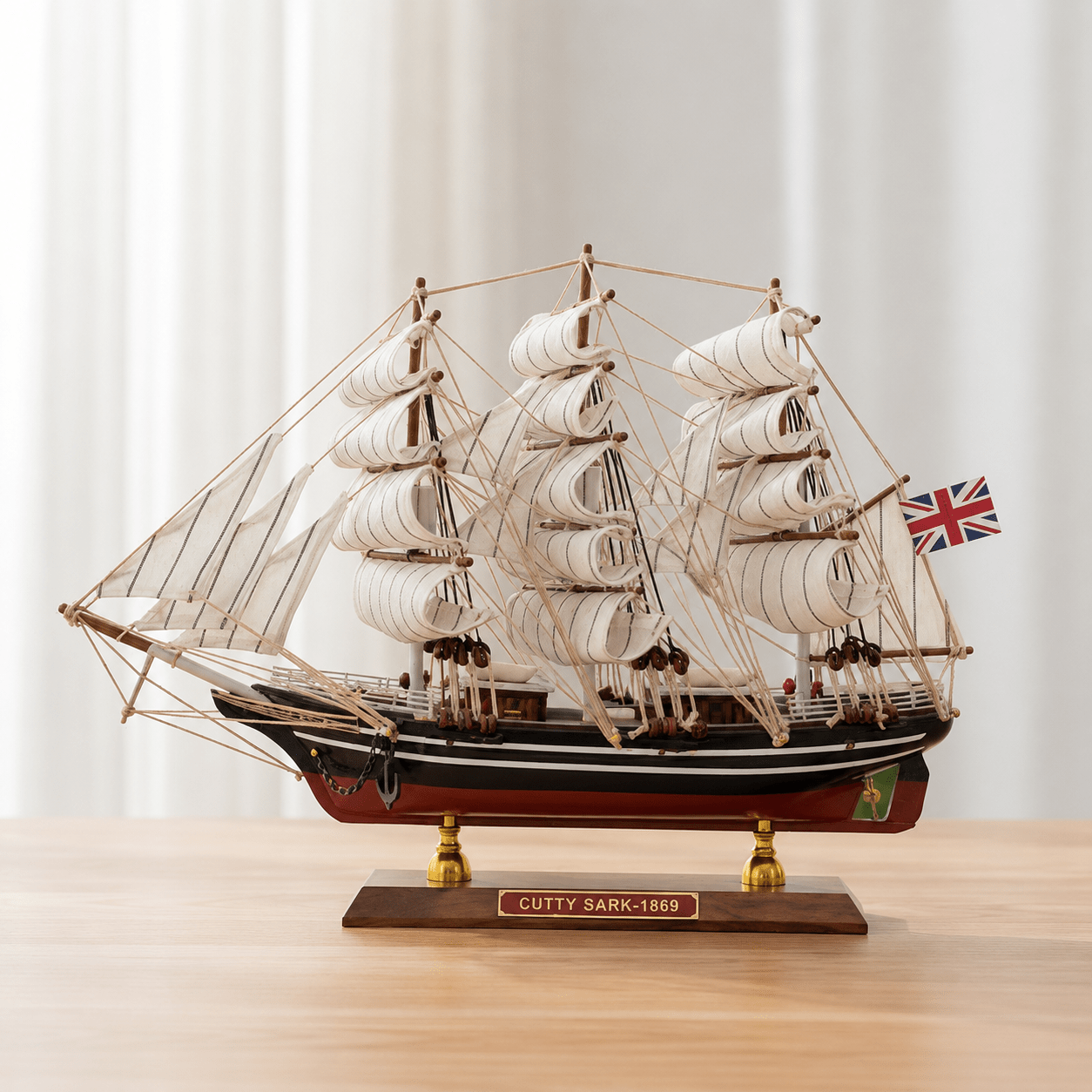 Cutty Sark Wooden Ship Model – Classic 33 cm - Ocean Relic Studio- Handcrafted Wooden Ship Model