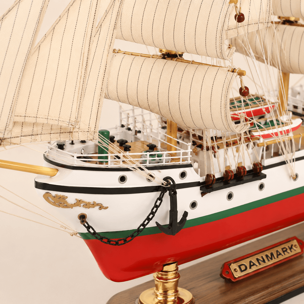 Danmark Wooden Ship Model – Premium 52 cm - Ocean Relic Studio