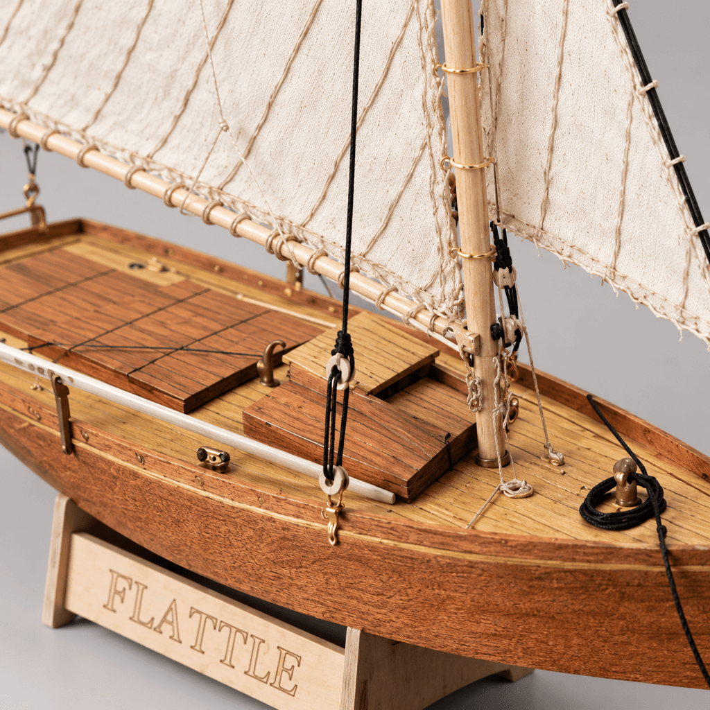 Flattle Wooden Ship Model Kit – Classic 20 cm - Ocean Relic Studio