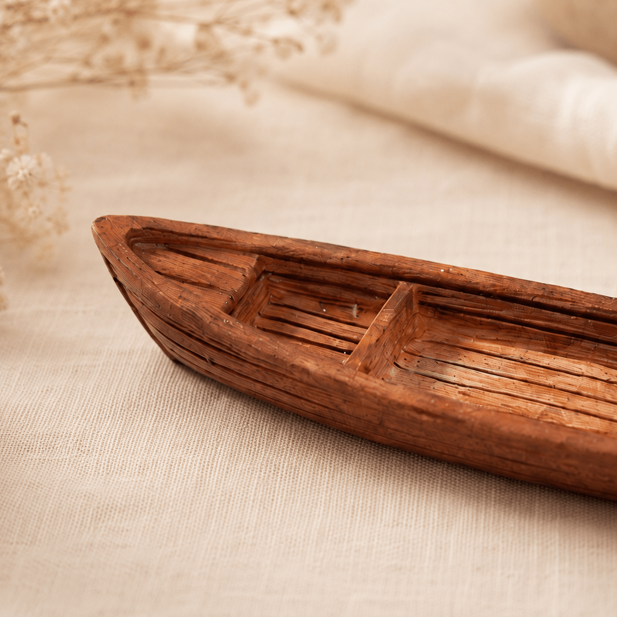 Miniature Canoe Resin Model – Open Hull Wooden Boat 8.9 cm - Ocean Relic Studio- Handcrafted Wooden Ship Model