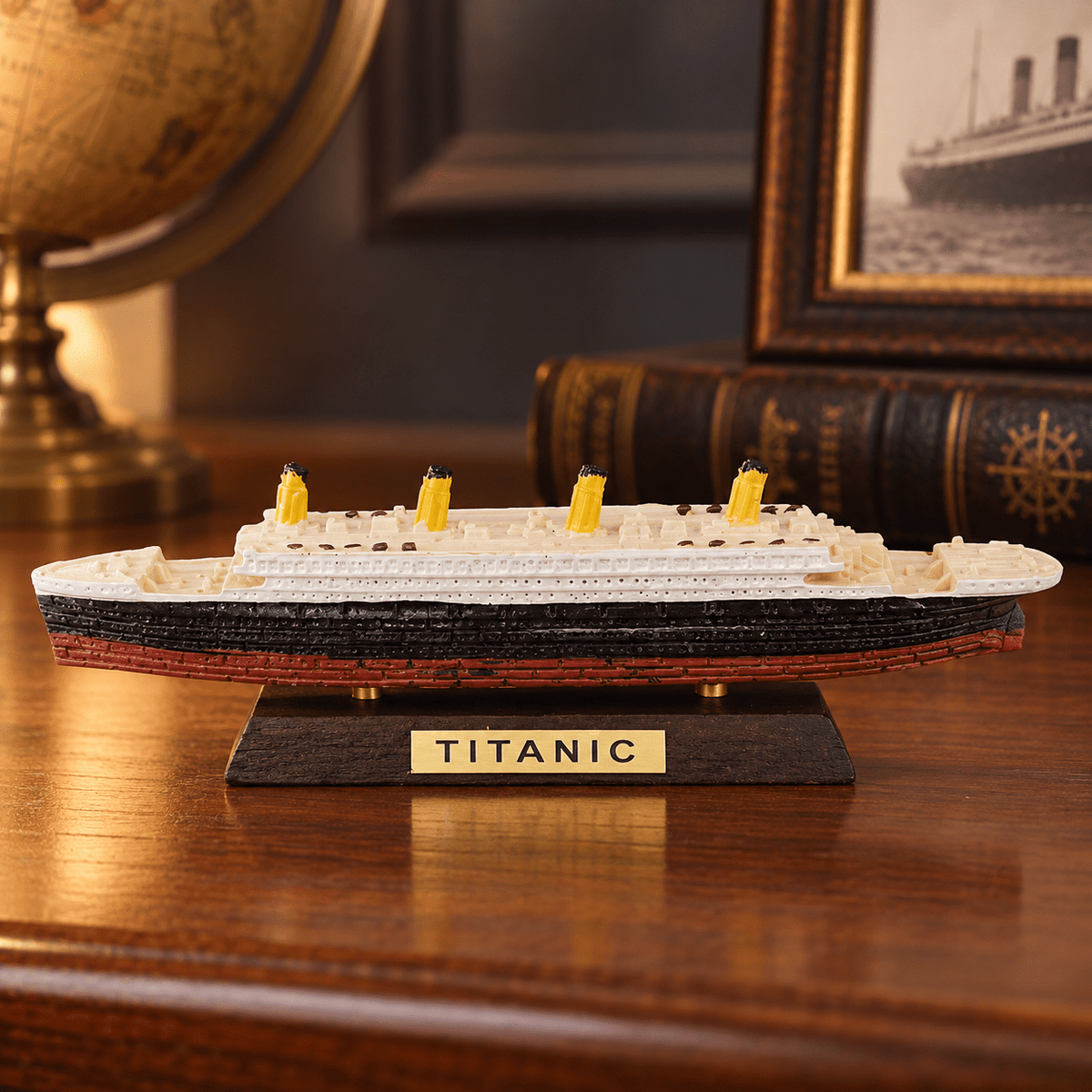 RMS Titanic Resin Ship Model with Display Stand – Classic 16 cm - Ocean Relic Studio