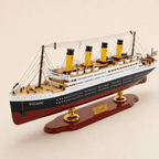 RMS Titanic Wooden Ship Model – Deluxe 80 cm - Ocean Relic Studio- Handcrafted Wooden Ship Model